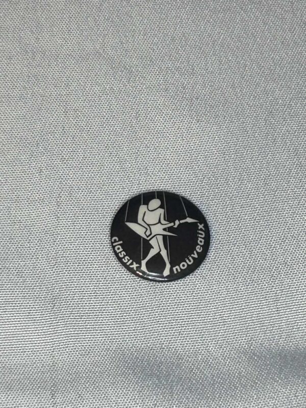 Classix Nouveaux 2.5cm Vintage Badge Sal Solo