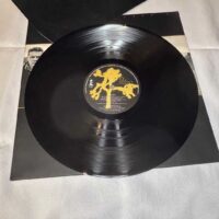 U2 Album Collection 4 Vinyl. Excellent condition. MINT The Joshua Tree 1st Pressing - Image 4