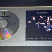 The Cranberries Everybody Else Is Doing It Commemorative Disc Platinum Rare Genuine - Image 2