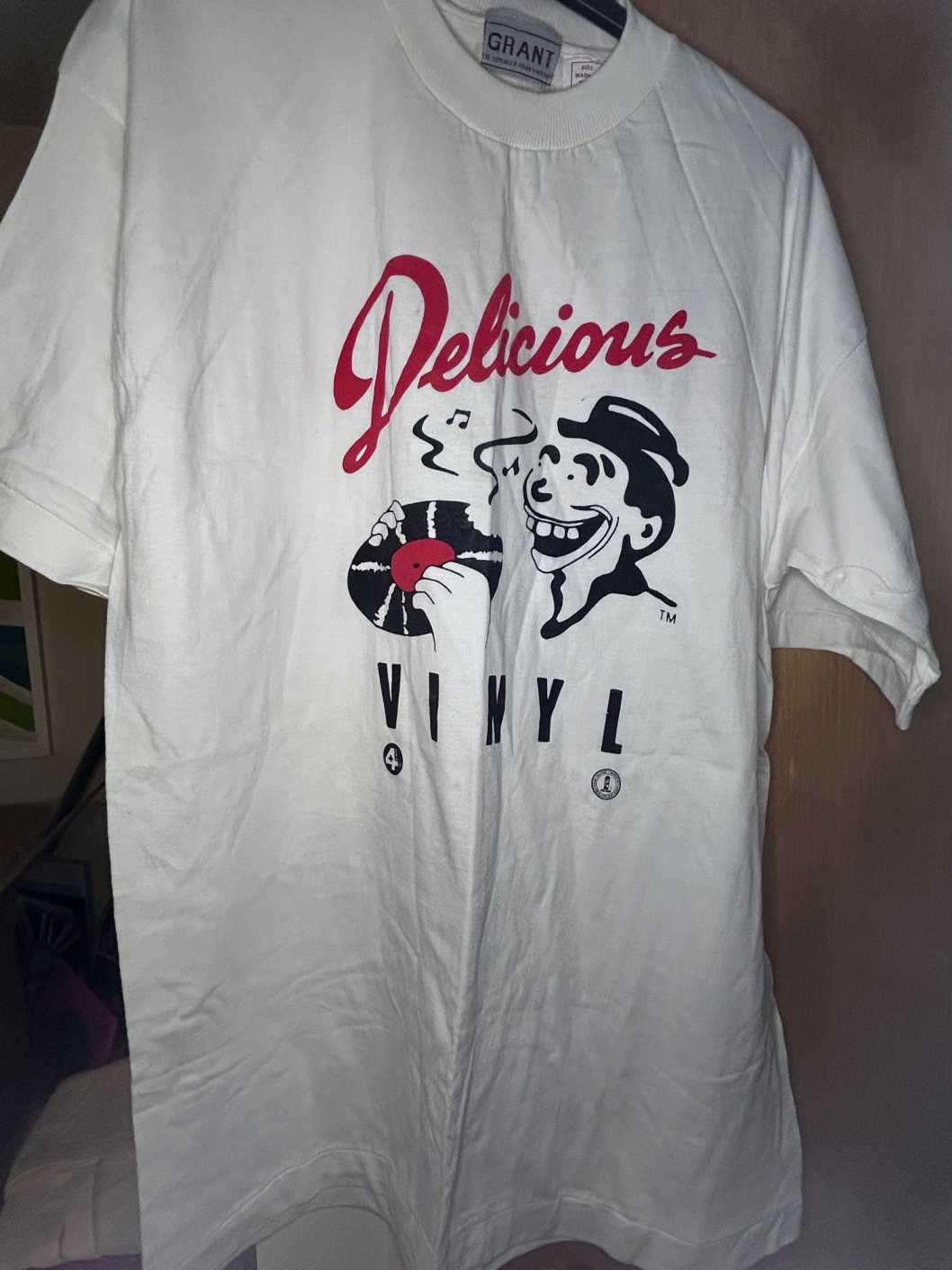 Delicious Vinyl  XL T never worn 1990