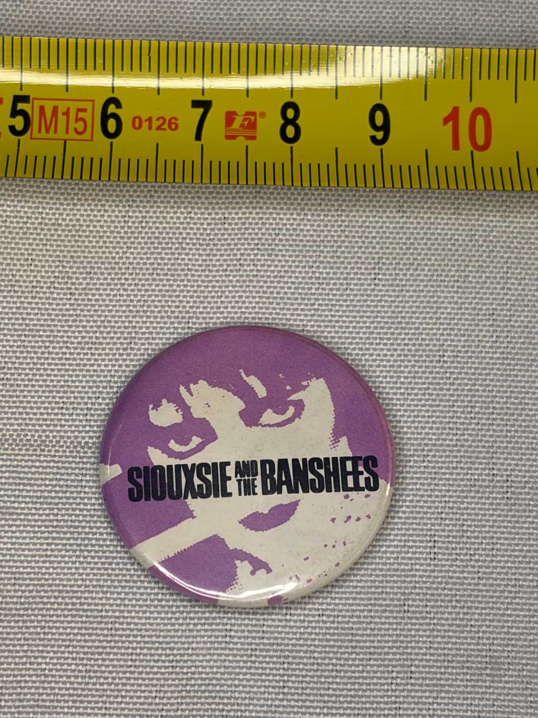 Siouxsie and The Banshees badge 30mm smash hits original 1982